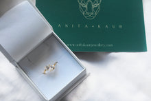 Load image into Gallery viewer, AURORA cubic zirconia teardrop ring Gold